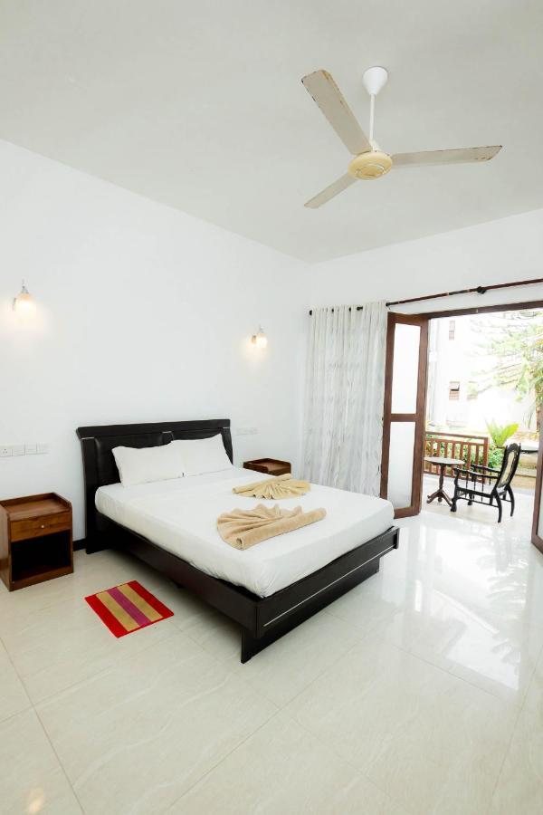 Hotel Neptune Bay Unawatuna Beach Екстериор снимка