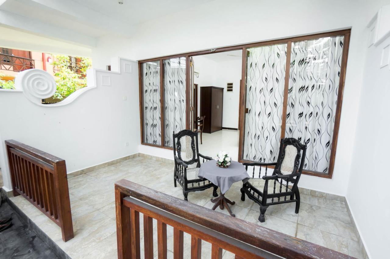 Hotel Neptune Bay Unawatuna Beach Екстериор снимка