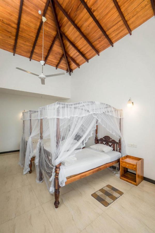 Hotel Neptune Bay Unawatuna Beach Екстериор снимка