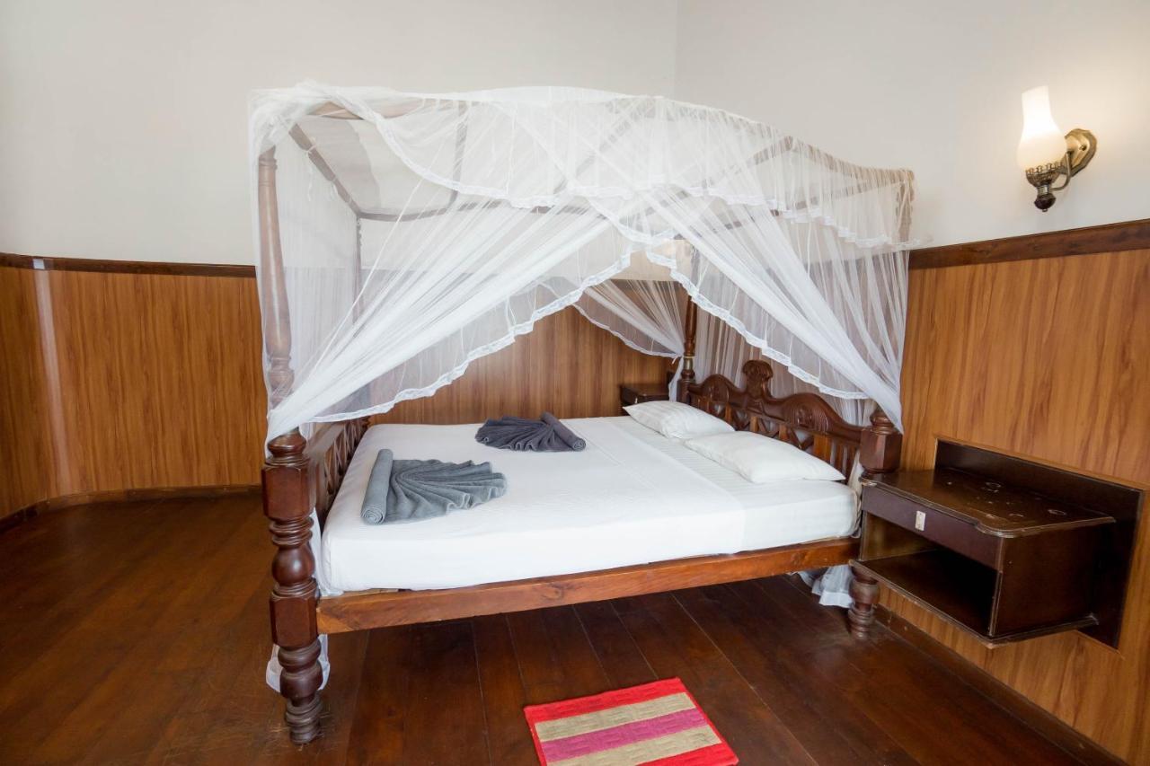 Hotel Neptune Bay Unawatuna Beach Екстериор снимка