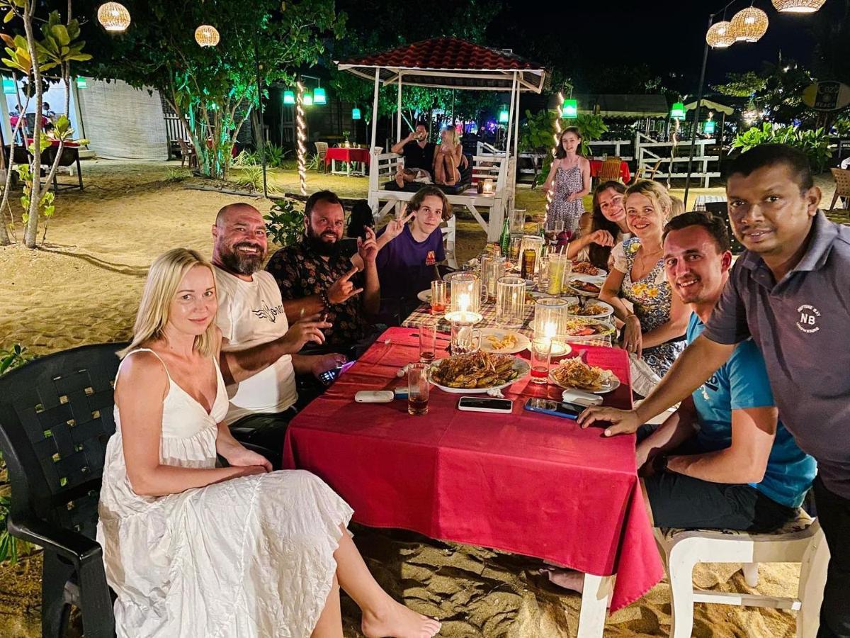 Hotel Neptune Bay Unawatuna Beach Екстериор снимка