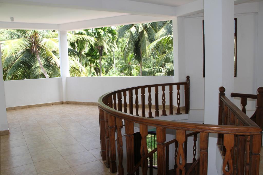 Hotel Neptune Bay Unawatuna Beach Екстериор снимка