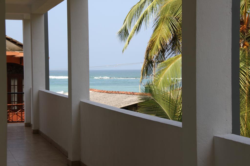 Hotel Neptune Bay Unawatuna Beach Екстериор снимка