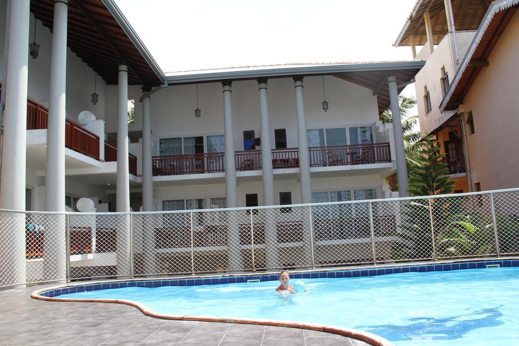 Hotel Neptune Bay Unawatuna Beach Стая снимка