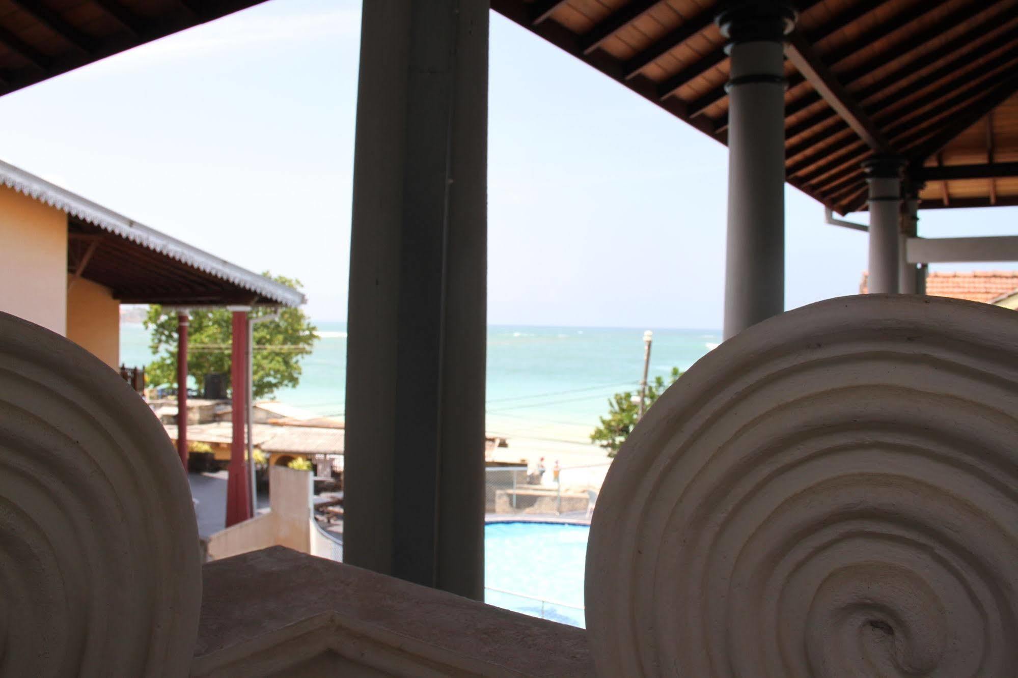 Hotel Neptune Bay Unawatuna Beach Екстериор снимка