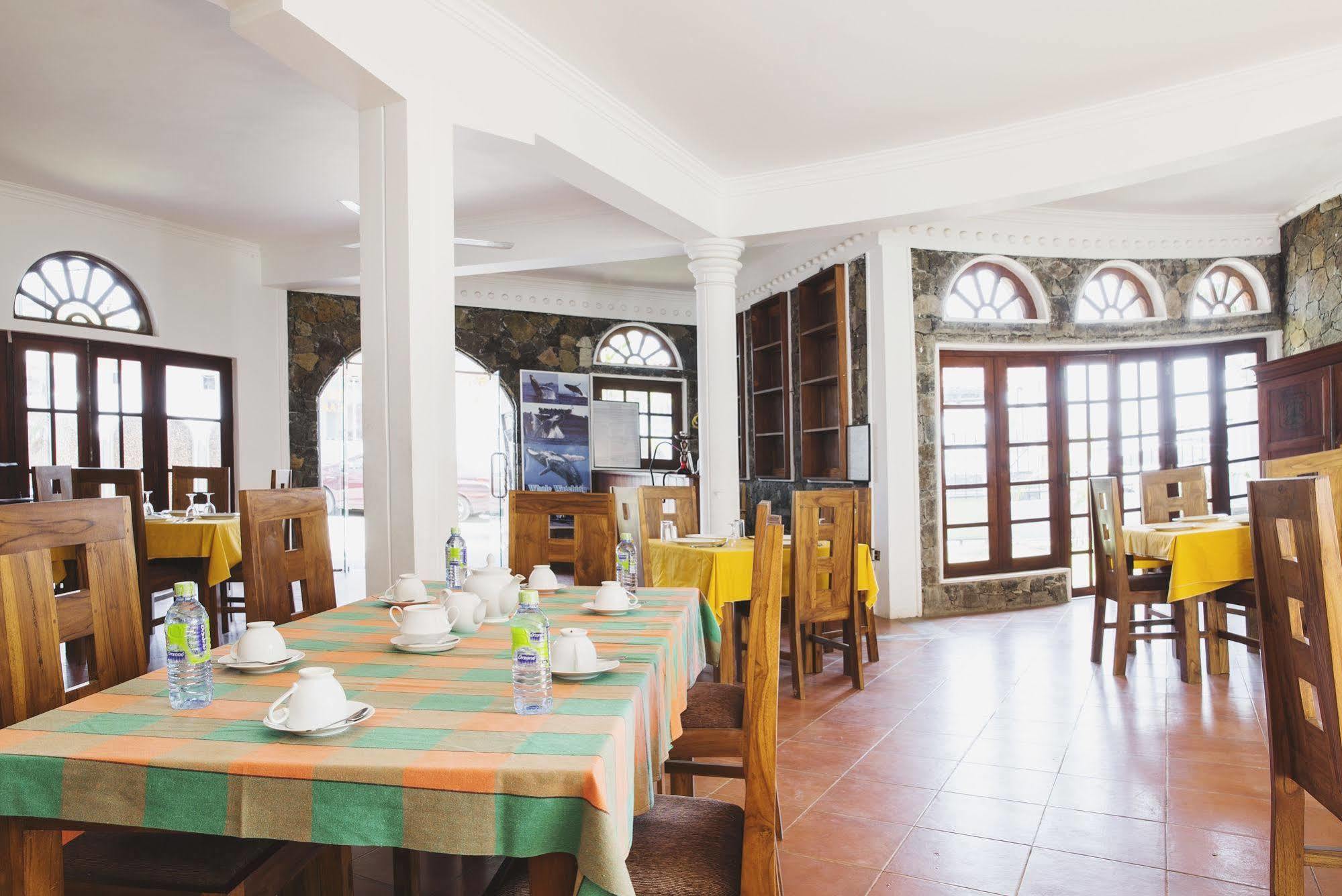 Hotel Neptune Bay Unawatuna Beach Екстериор снимка